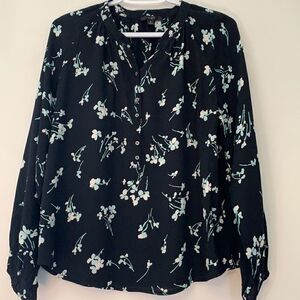 3/$30 J. Crew long sleeve henley collar black and floral blouse Sz S 23” length